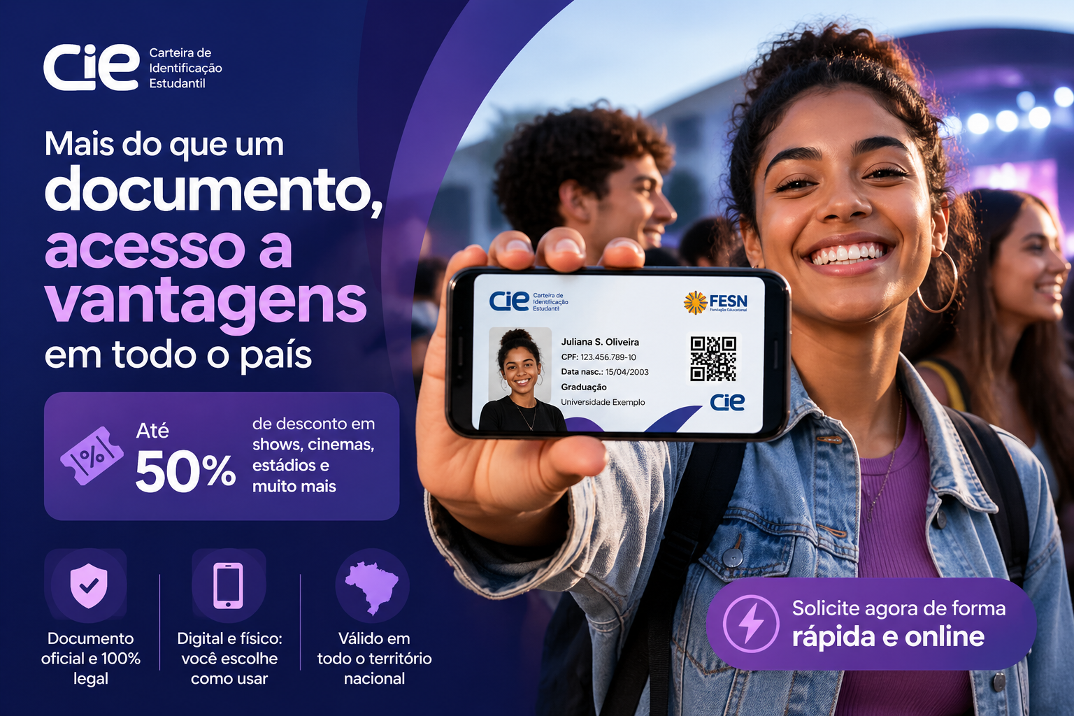 Estudante segurando carteirinha CIE digital
